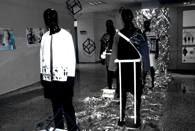 《LOOK AT ME》--天津科技大学艺术设计学院