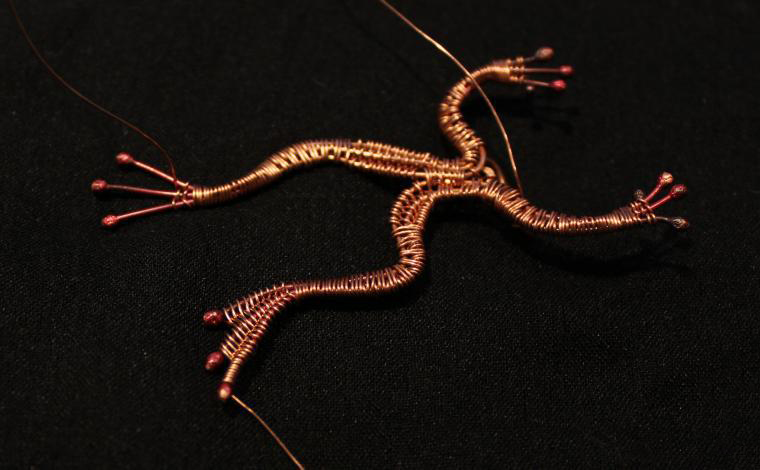 【绕线教程】镶嵌宝石青蛙的制作方法|技巧|原创\/自译教程|EastwoodStudio - 设计文章\/教程分享 - 站酷 (ZCOOL)