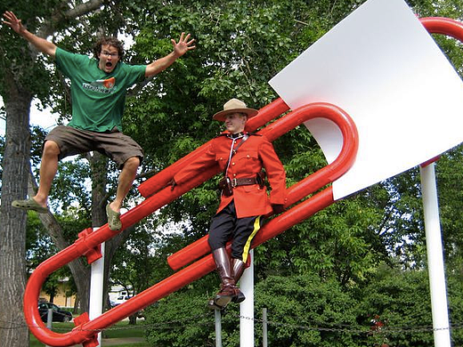 曾经“别针换别墅”的网红现在怎样了？（个人主页-ZNTExMzA0） - 其他 - 站酷设计师艺术人唐托泥德原创素材 - 站酷ZCOOL