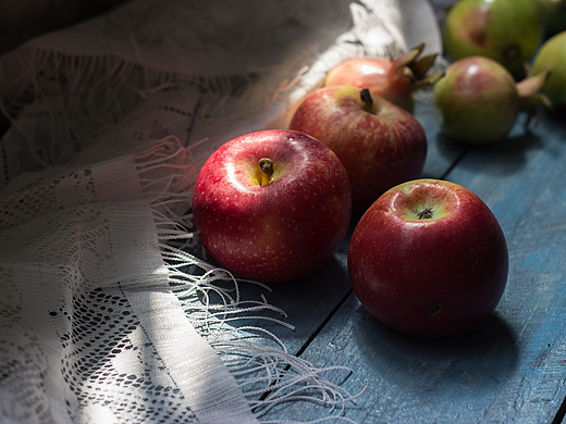 旧时光线与食物