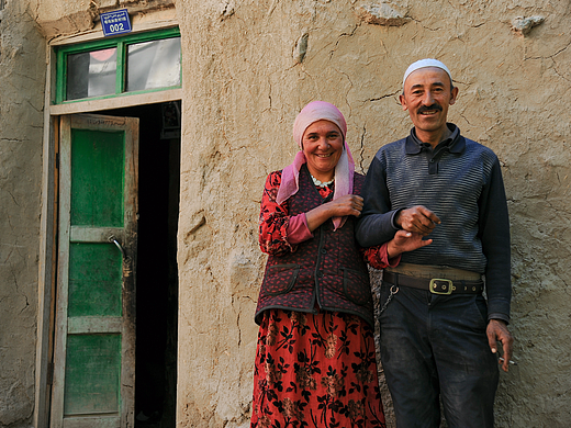 南疆的微笑（个人主页-ZMjI5MDg5OTI=） - 人像摄影 - 站酷设计师骆小洛的世界原创素材 - 站酷ZCOOL