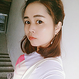 五彩斑斓的黑吖嘿的头像