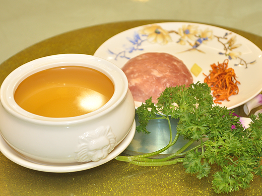 虫草花炖肉汁