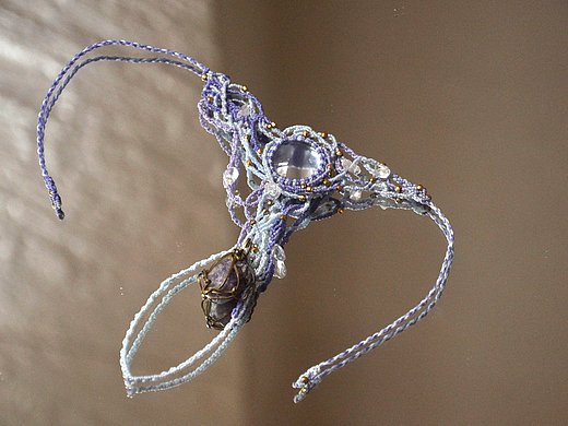 上弦掉入月牙泉