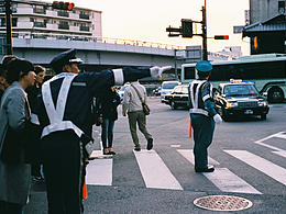 带着手机拍岛国