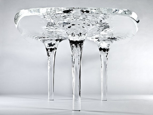 zaha hadid设计的流体冰桌