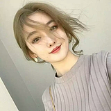 大一岁的头像