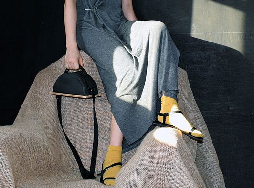 行走的“电熨斗”包