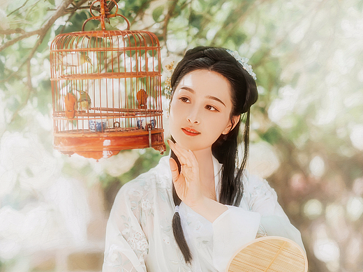 《白绣》