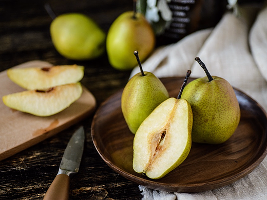 梨（一直不怎么爱的水果）（个人主页-ZMjM1Mjk0MTI=） - 产品摄影 - 站酷设计师拾空纪_袁圆圆原创素材 - 站酷ZCOOL