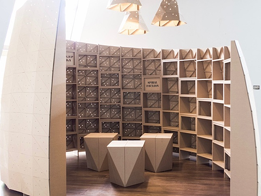 台日夫妻用老祖先的榫卯智慧，折出能承重100公斤的「好好折纸凳」  