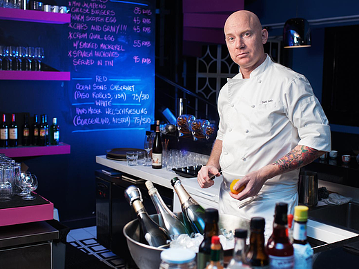 三盞燈讓凌亂的房間變乾净