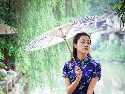 雨巷中的姑娘和傍晚的山顶时光
