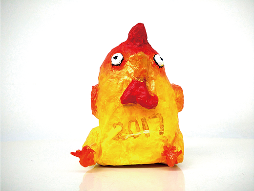 【纸塑】报纸的重生轮回（3）2017/二零一鸡（个人主页-ZMjI1MDM4NjA=） - 其他手工艺 - 站酷设计师Cyp苹果原创素材 - 站酷ZCOOL