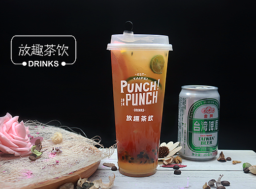 这么热的天，能有一杯冷饮喝，真好