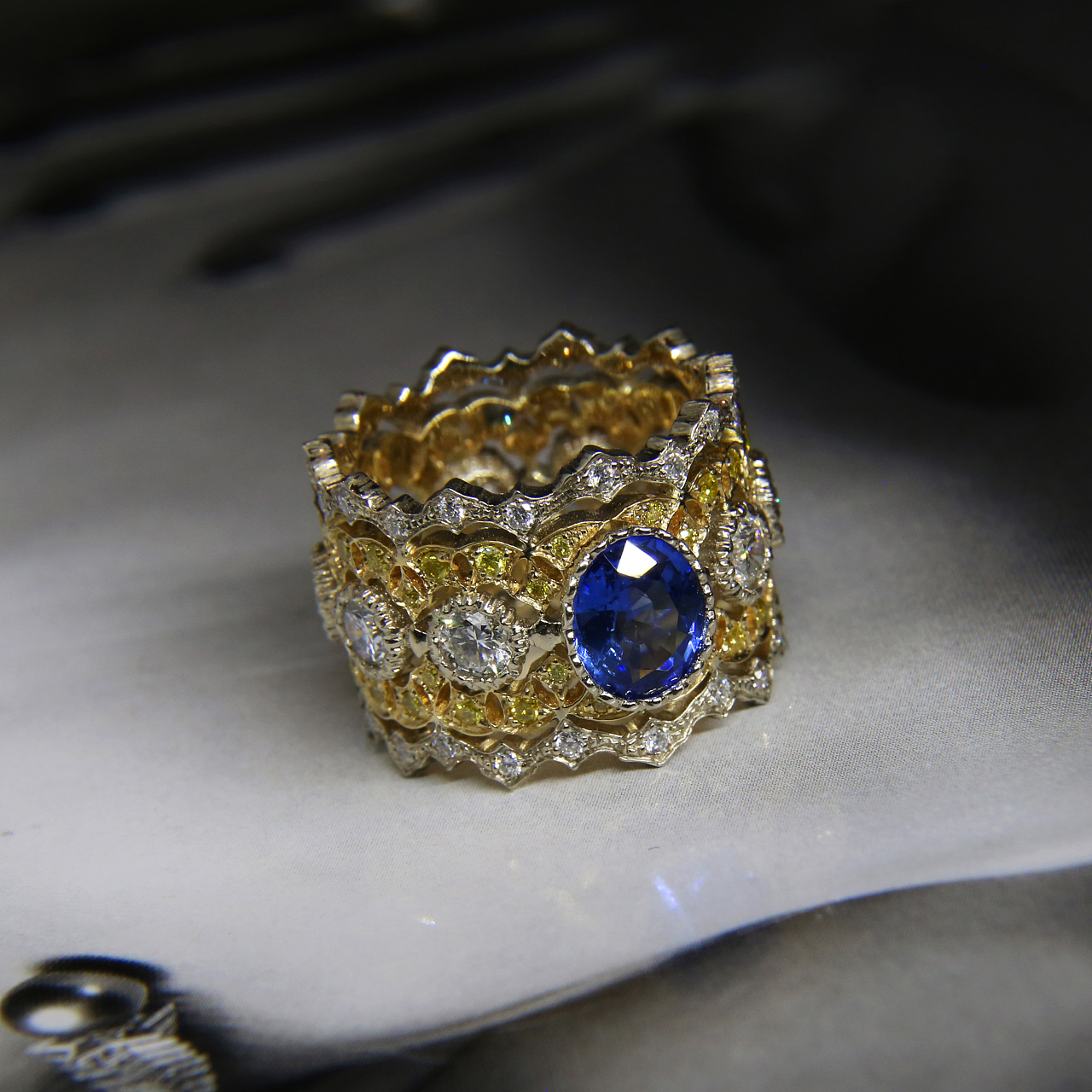 高定的蓝宝石珠宝戒指|手工艺|首饰设计|City_L - 原创作品 - 站酷 (ZCOOL)