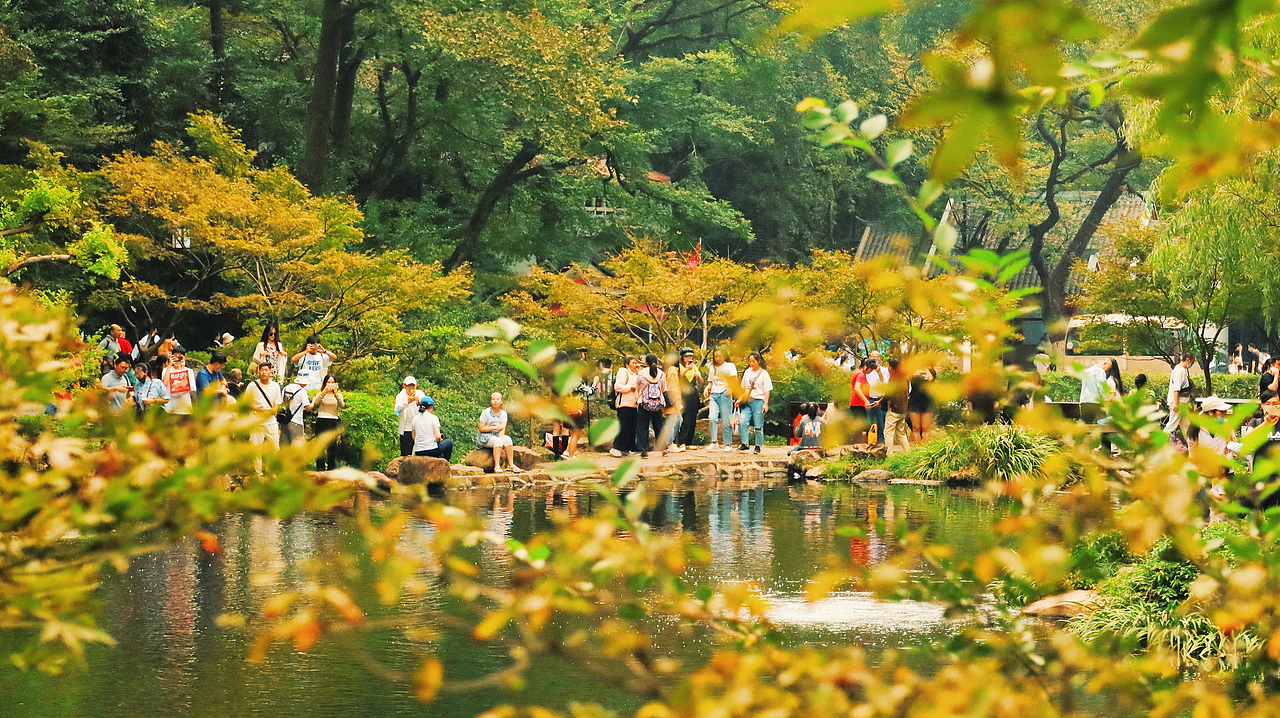 想把秋天画在画本里