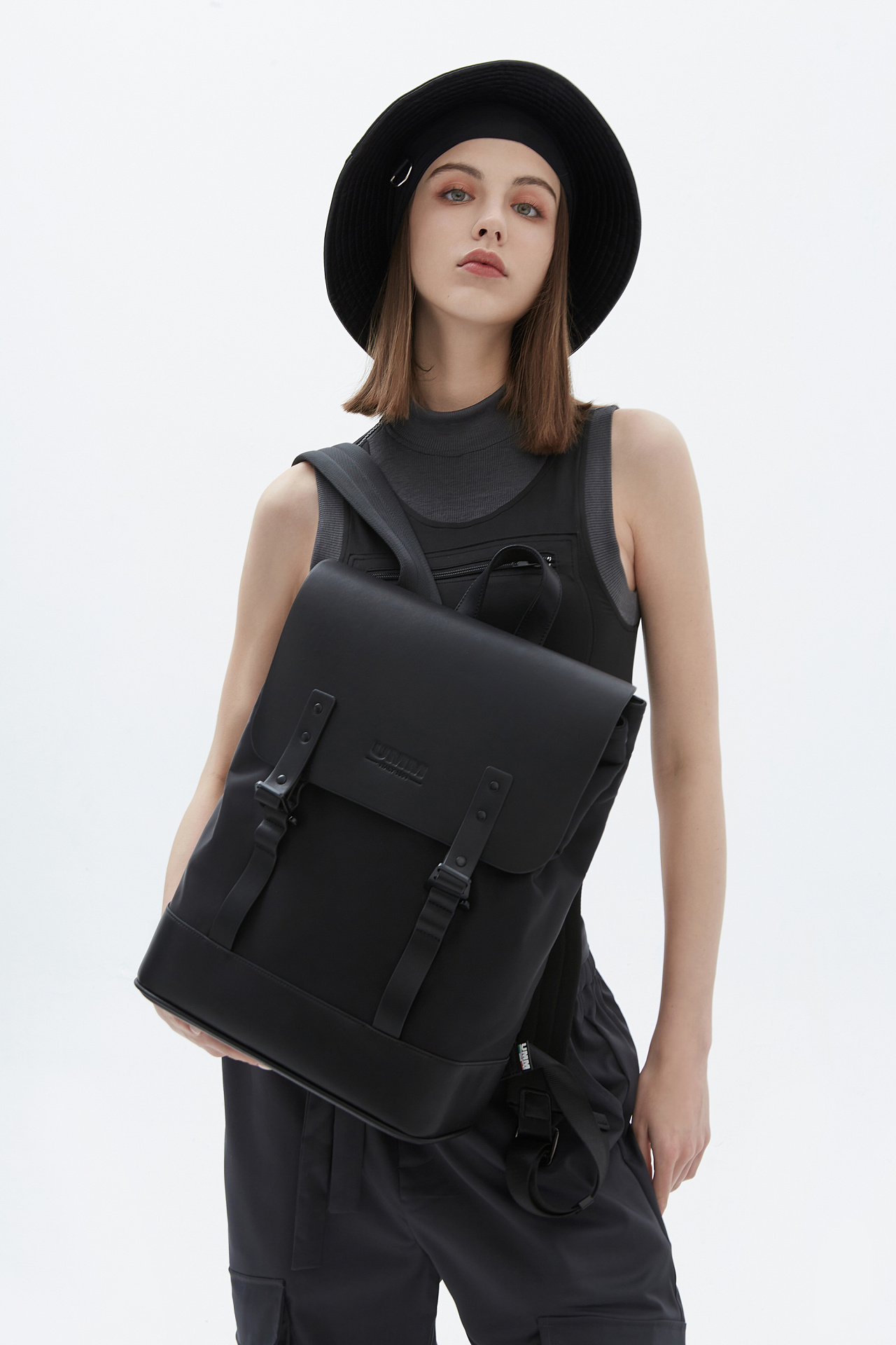 背包 产品 模特 修图 摄影