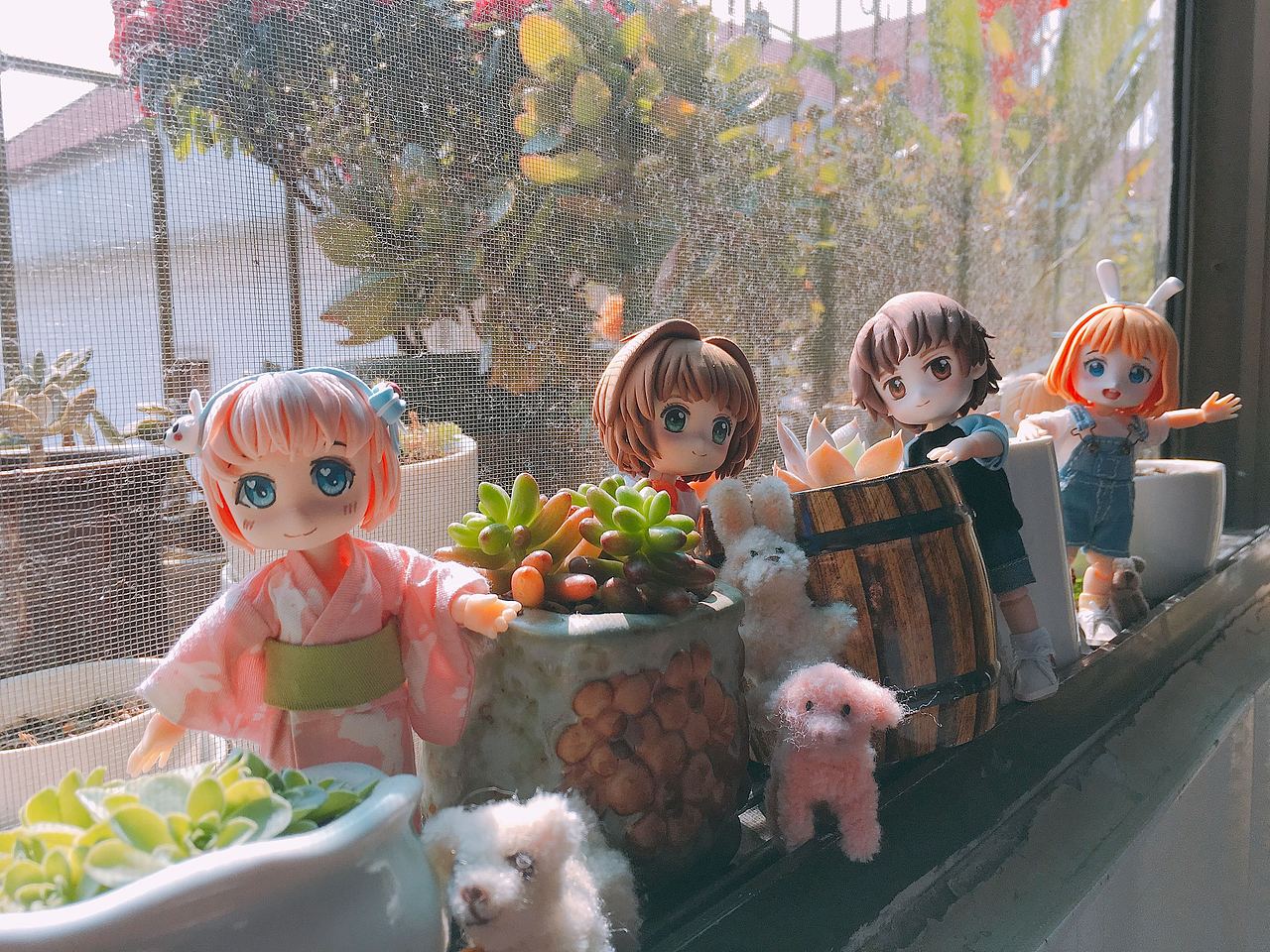 四小崽子和扭棒娃娃的集体照