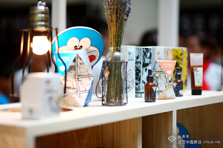 阿芙精油与哆啦A梦跨界合作落地北京西单