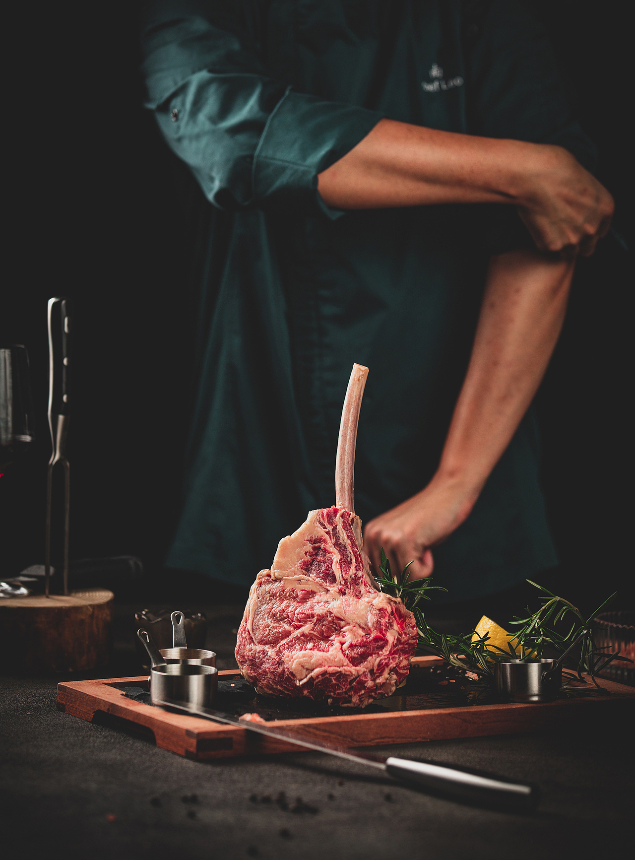 美食摄影--火焰战斧牛排（图ZMjE5OTMyNTA0） - 产品摄影 - 站酷设计师3个苹果原创素材 - 站酷ZCOOL