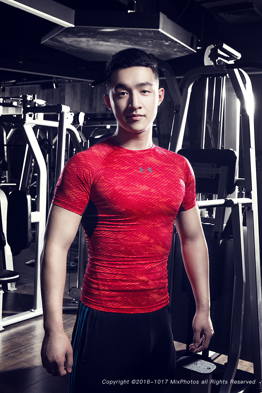 杂图社丨健身房教练形象片修图