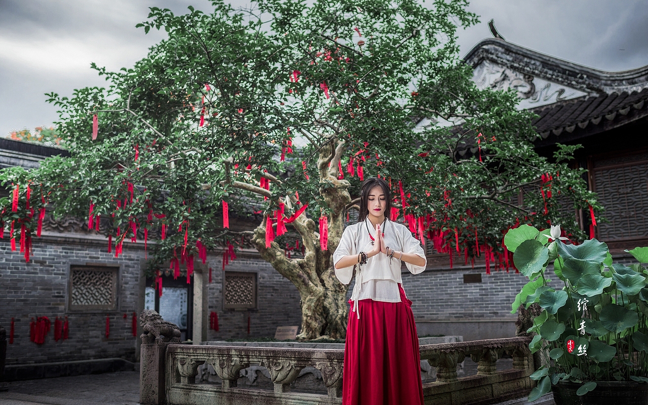 《绾青丝》（图ZNTA2MjM5NTI=） - 人像摄影 - 站酷设计师travelling_t原创素材 - 站酷ZCOOL