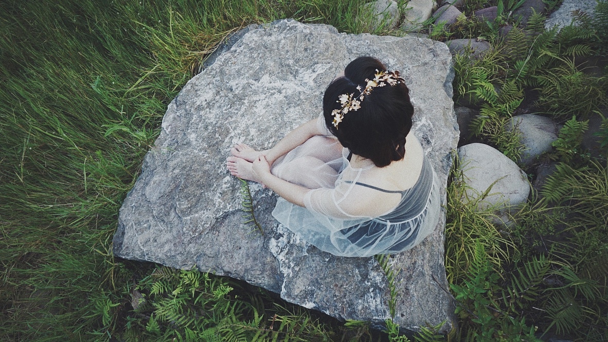 黃昏是我一天中視力最差的時候（圖ZNzE5MzAxMTI=） - 人像攝影 - 站酷設(shè)計師柒柒Qiii1024原創(chuàng)素材 - 站酷ZCOOL