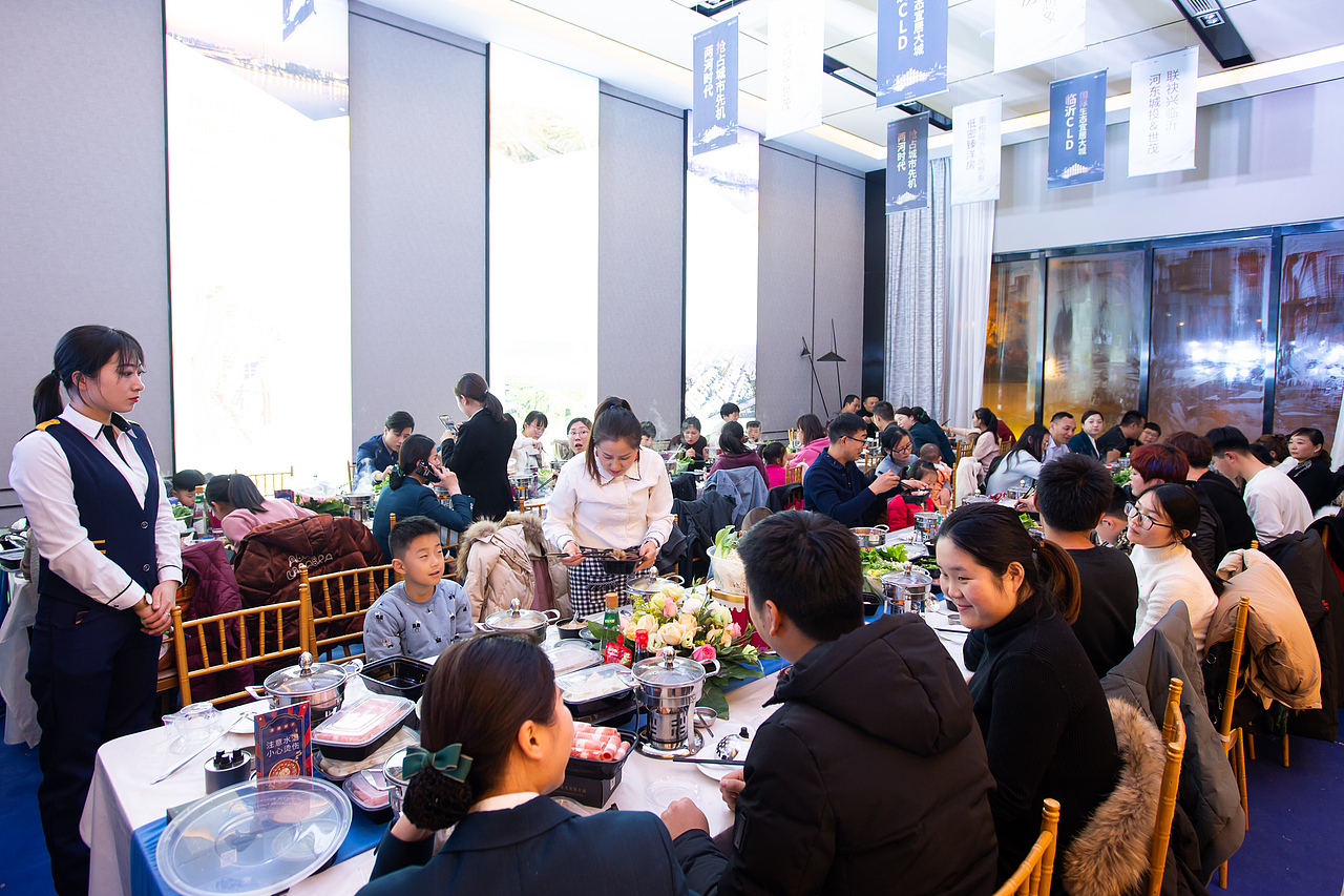 客户答谢暖场火锅宴（融创世樾城）（图ZMTkwNjA5NjA4） - 人文/纪实摄影 - 站酷设计师放狼的小羊原创素材 - 站酷ZCOOL