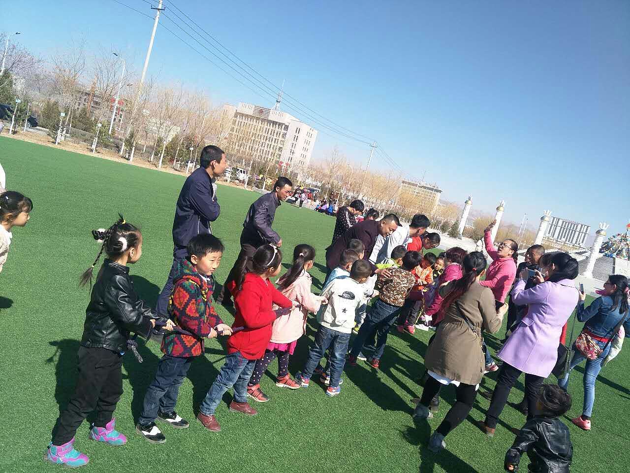 巴音镇幼儿园草莓二班春游亲子活动 2017.4.2