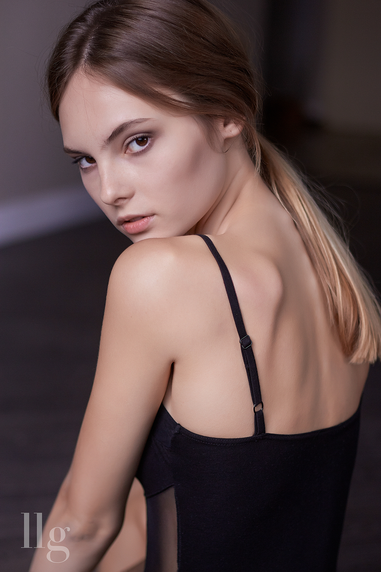 时尚人像修图（图ZMTA2NTYzMTY4） - 人像摄影 - 站酷设计师广州摩登修图原创素材 - 站酷ZCOOL