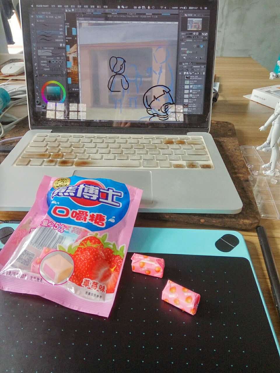 安可!边工作边吃~~