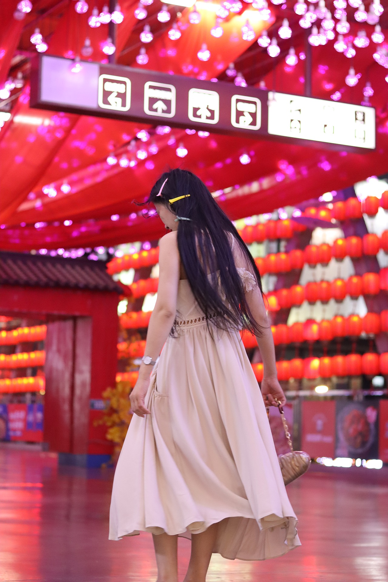 不施粉黛的一天