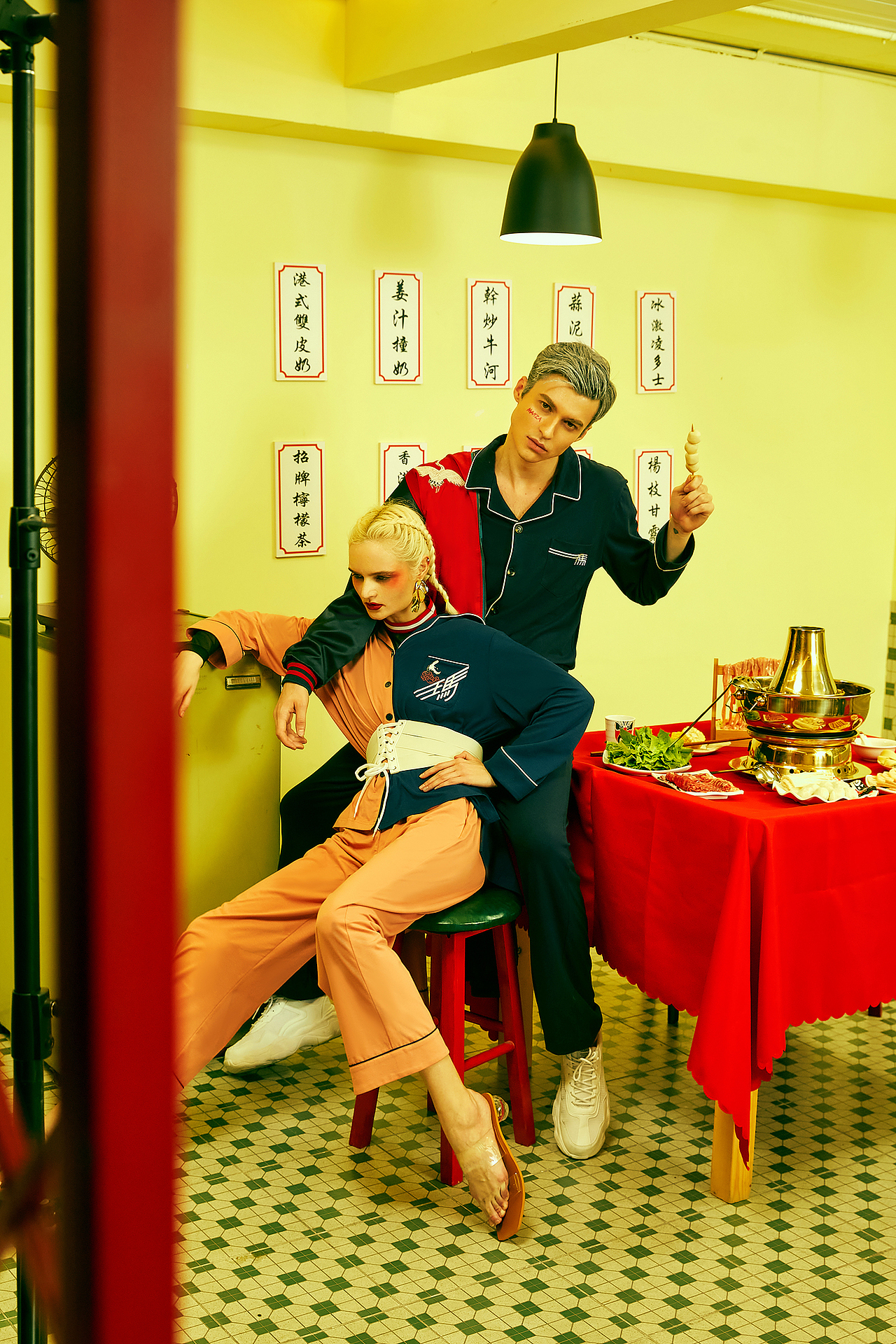 玛伦萨I一帮爱吃火锅底料的家居人（图ZMjQxMjcyMzcy） - 时尚/艺术摄影 - 站酷设计师zyp024原创素材 - 站酷ZCOOL