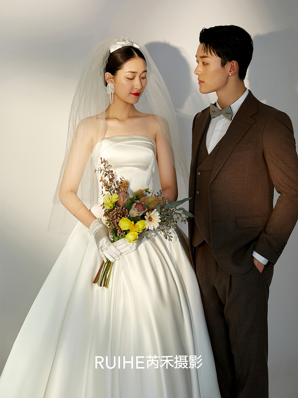 白月光犹如水中的月亮,温柔却又迷离