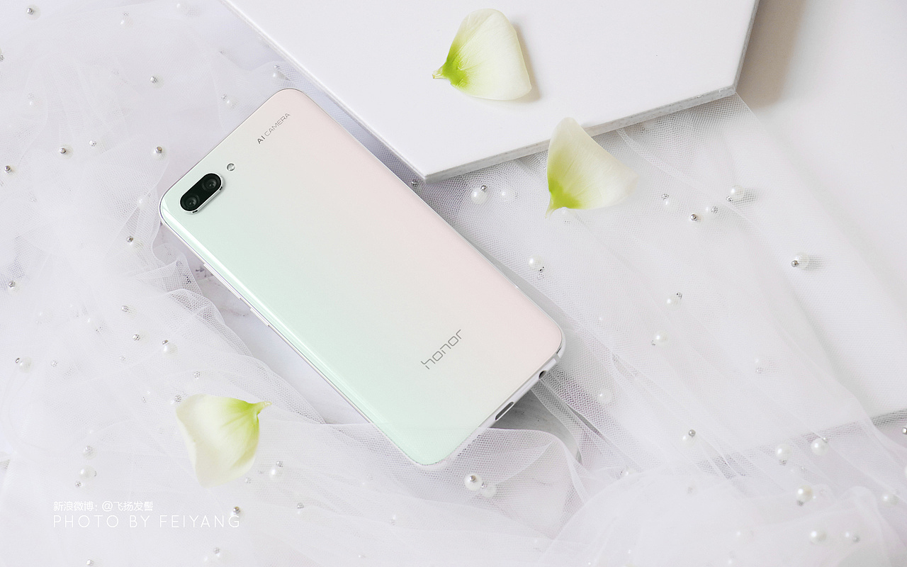 荣耀10gt 铃兰白