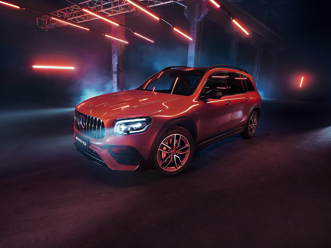 mercedes-benz奔驰 amg glb平面广告