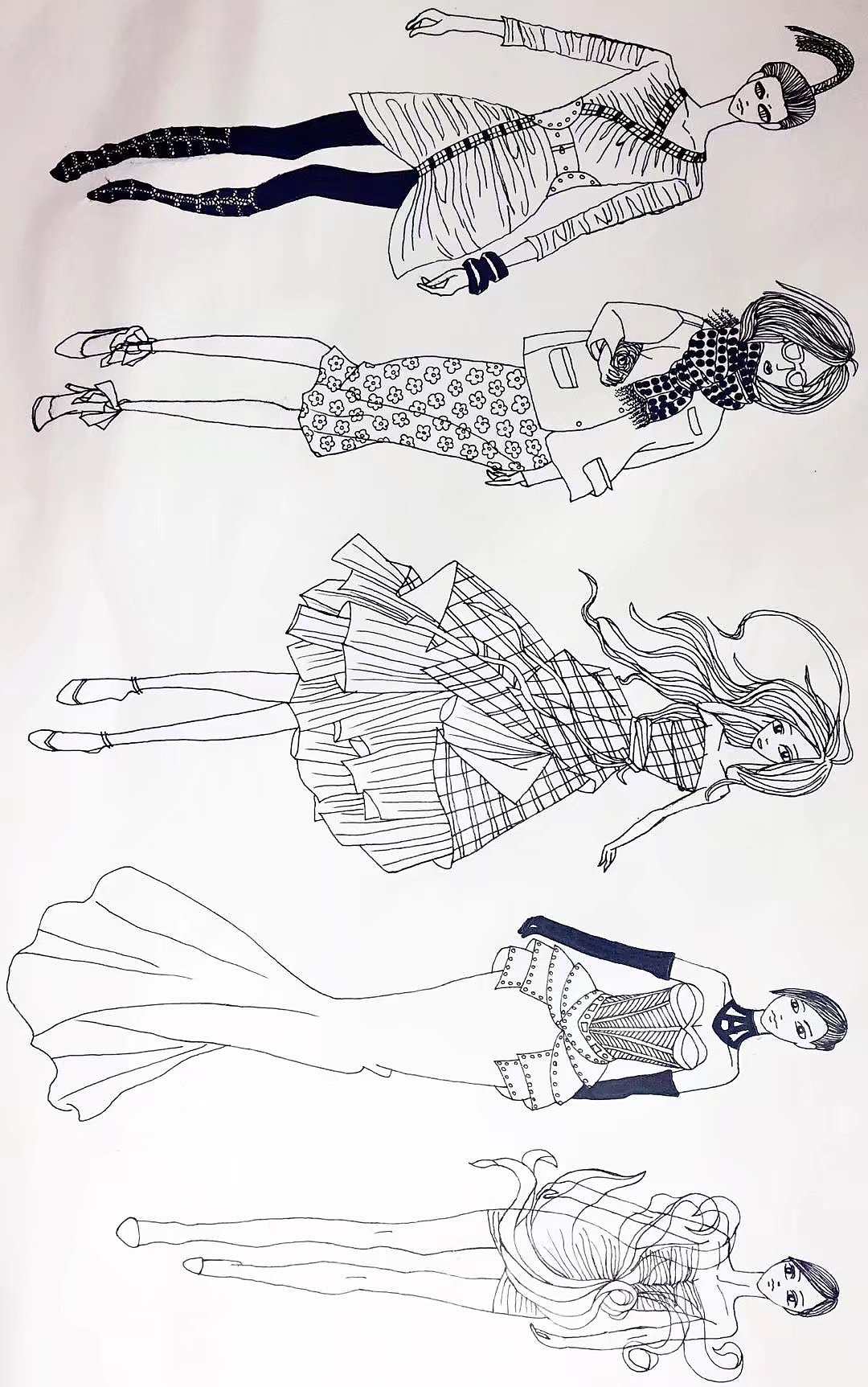 手绘细致服装图案、模特走秀效果图