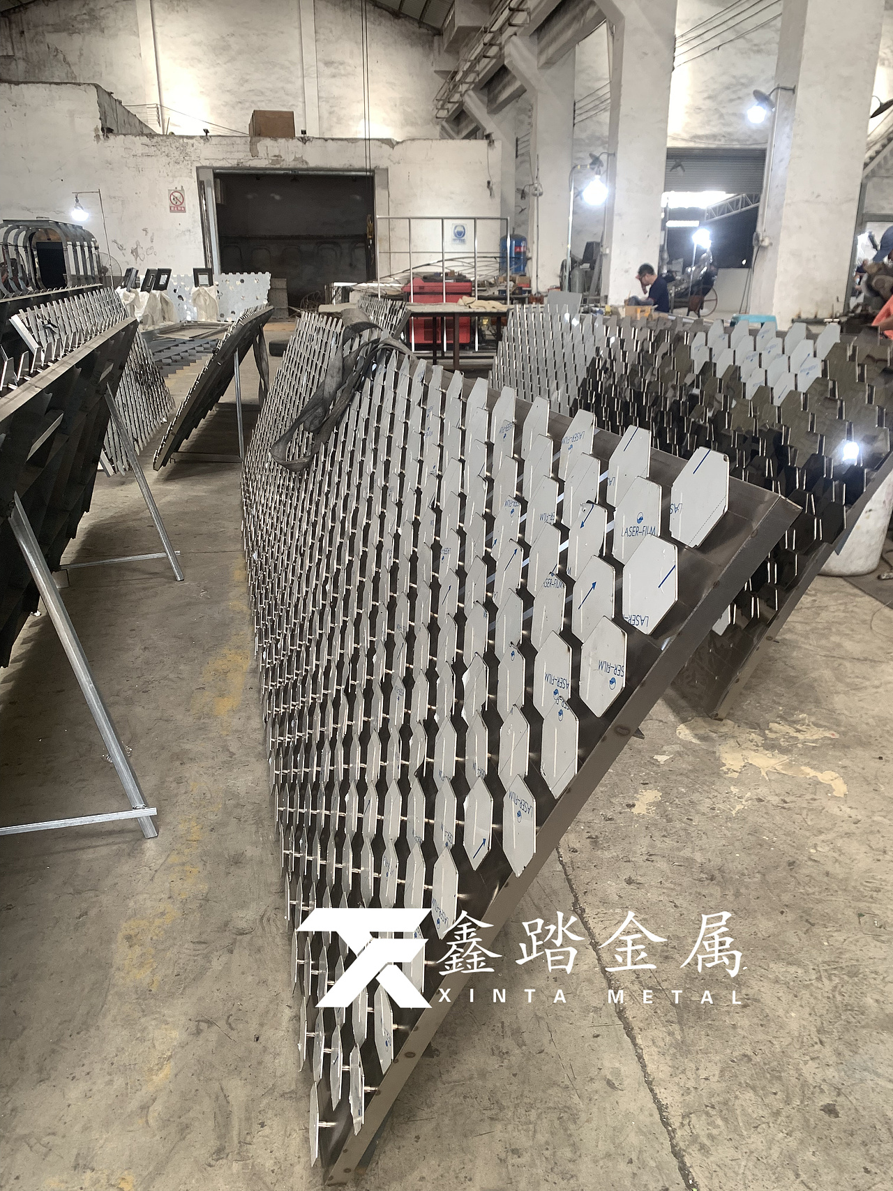 网红特色六边形不锈钢创意景墙造型多样化场景效果