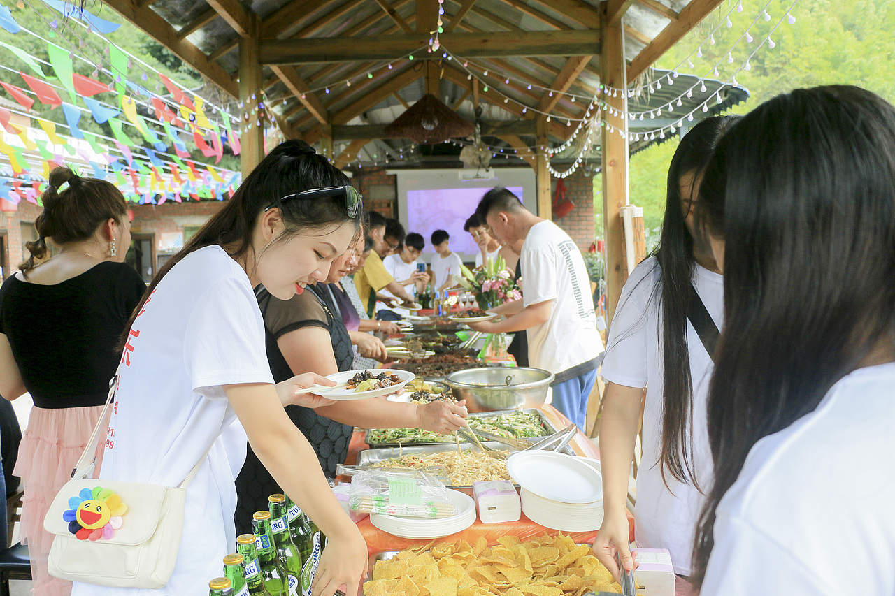 云南盐津观斗山农家乐周年庆典活动