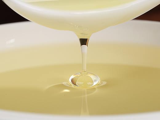 調(diào)料．香油（個(gè)人主頁(yè)-ZMjQ1NDI3NTI=） - 產(chǎn)品攝影 - 站酷設(shè)計(jì)師商業(yè)攝影楊光全原創(chuàng)素材 - 站酷ZCOOL