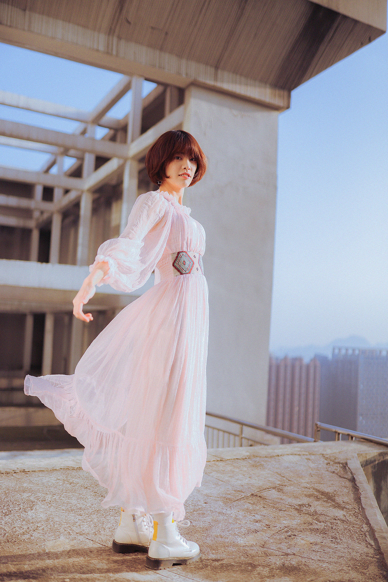 「 那个女孩和光芒」