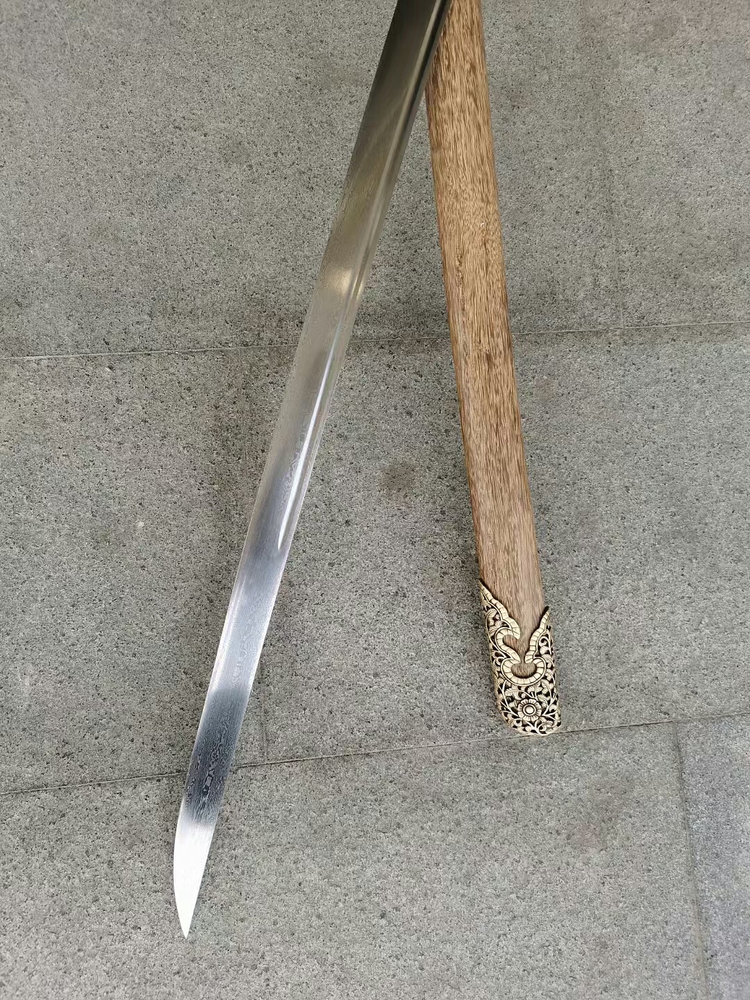 加特长全长168厘米铜装菊唐草环首苗刀