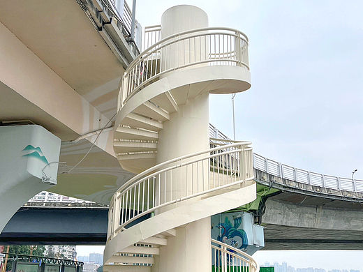 旋转楼梯
