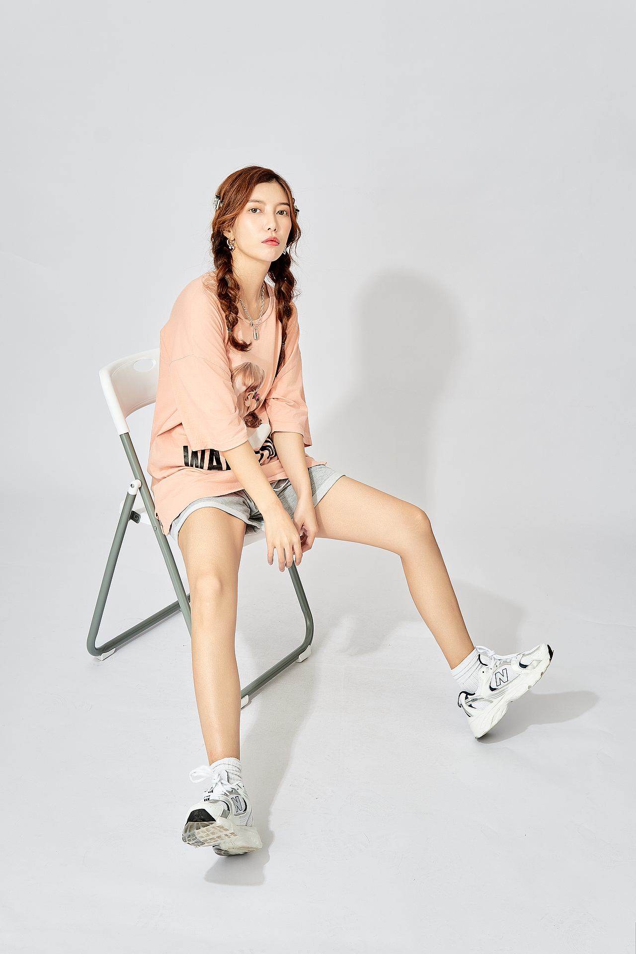 女装摄影～纯色背景高级感棚拍|摄影|人像摄影|醒视觉摄影_原创作品