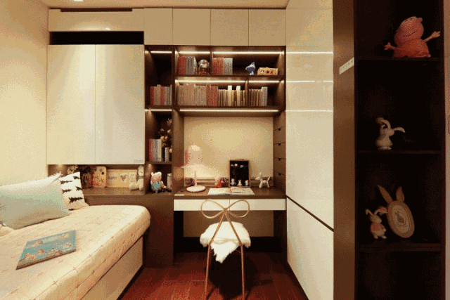 89㎡挤出小三房，电视墙装的太牛了，邻居看的直眼红！