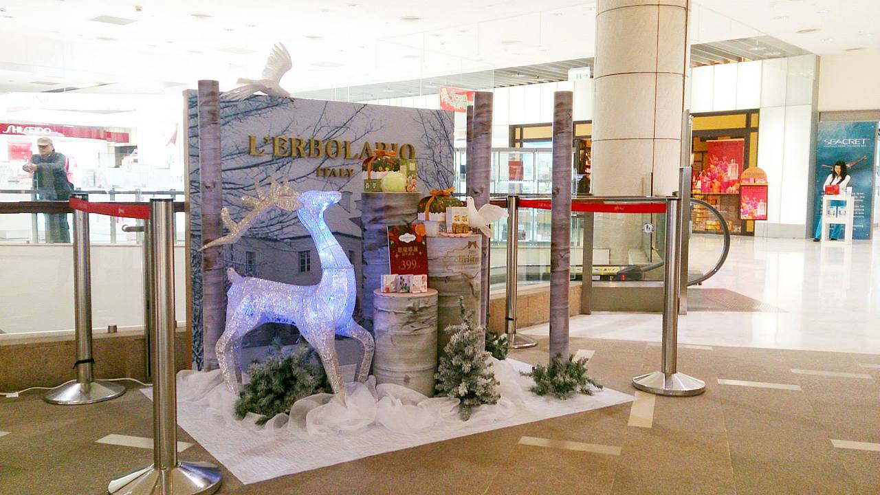 L'ERBOLARIO 聖誕節櫥窗（图ZMTc4NzU0MjEy） - 展陈设计 - 站酷设计师周佳怡原创素材 - 站酷ZCOOL