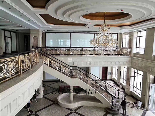 别墅楼梯高端室内定制  铜 铝楼梯护栏