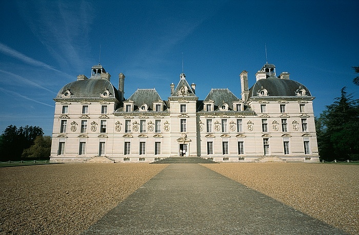 舍维尼（Cheverny）城堡。内部装饰中我最喜欢的城堡，非常有家的感觉。