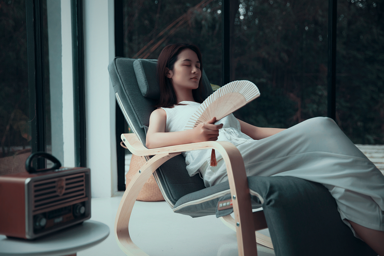 空山新雨后,天气晚来秋